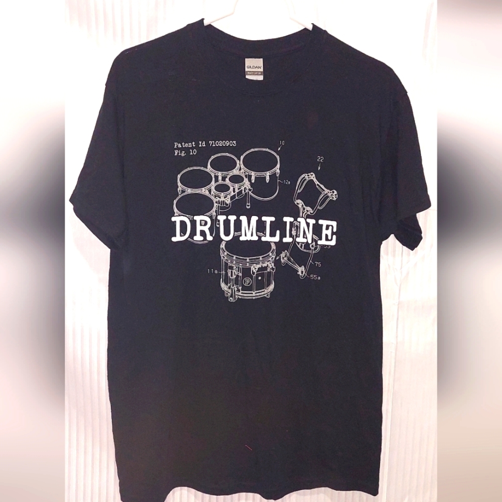 NWT Gildan Medium Black Drumline Graphic Tee